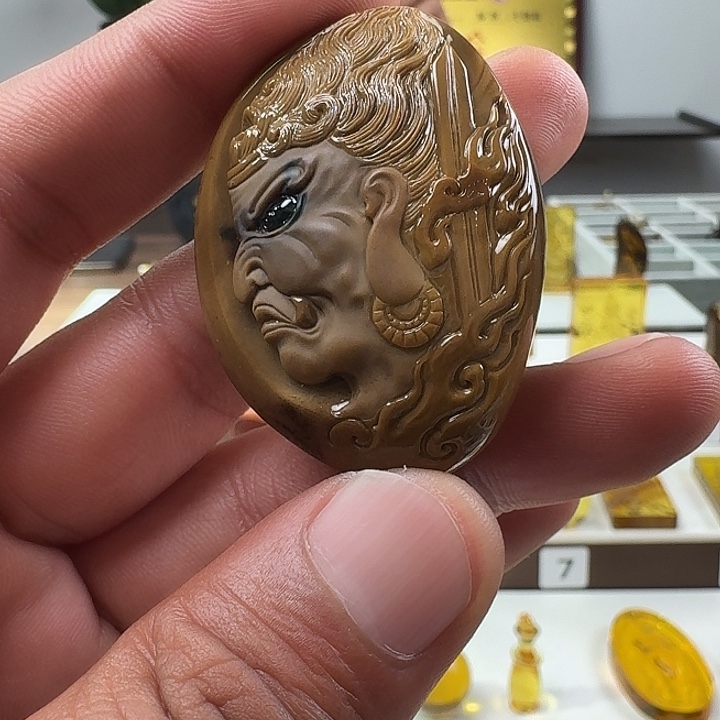 琥珀未镶嵌颈饰大黑天
