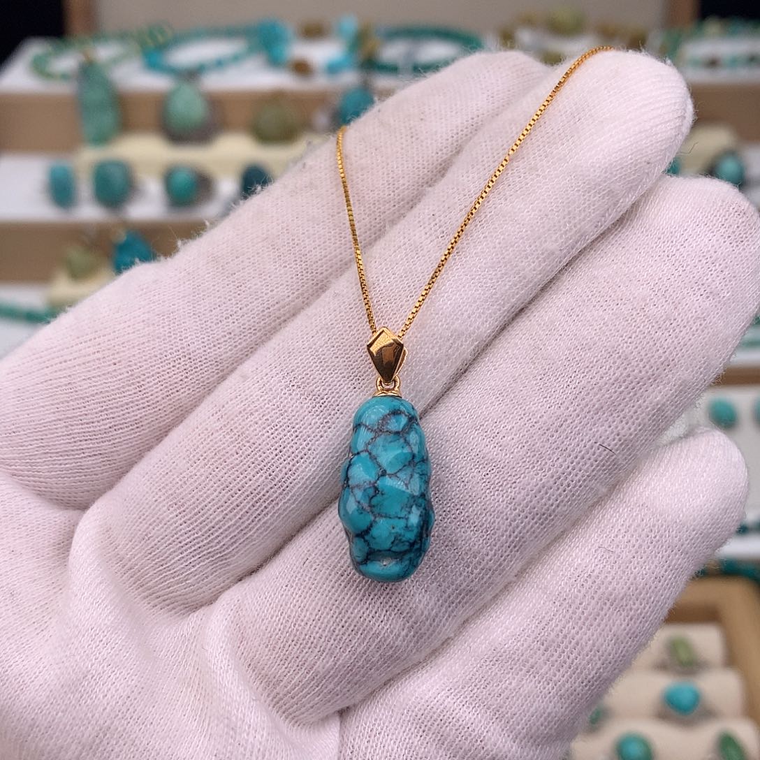 绿松石18K金镶嵌吊坠(赠链)