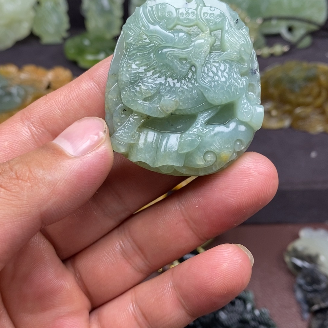 未镶嵌蛇纹石玉颈饰