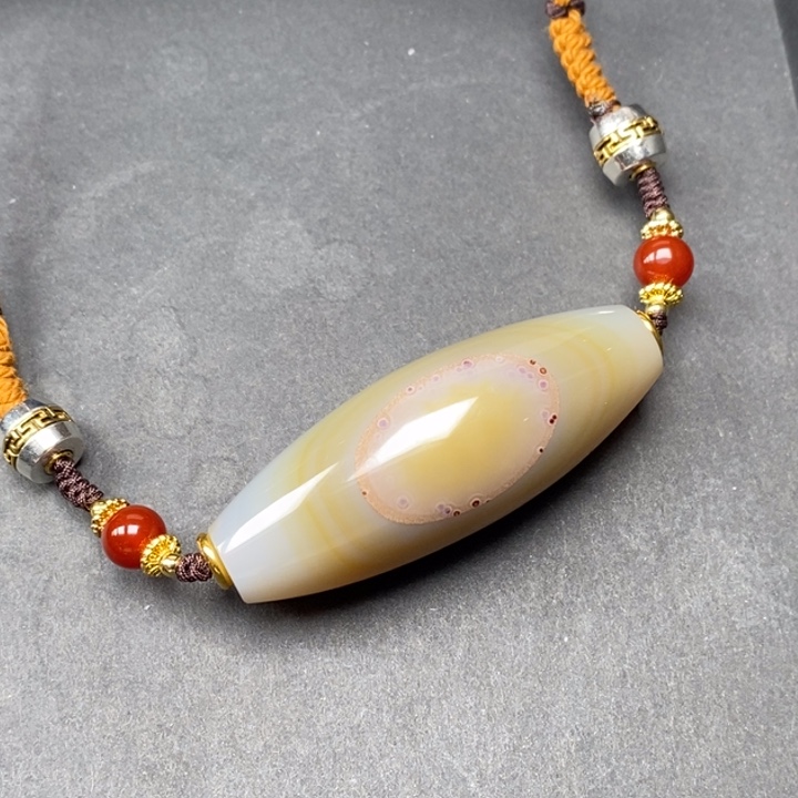 玛瑙/玉髓颈饰未镶嵌