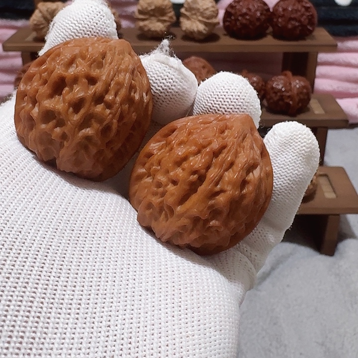 吊坠文玩核桃金牛核桃