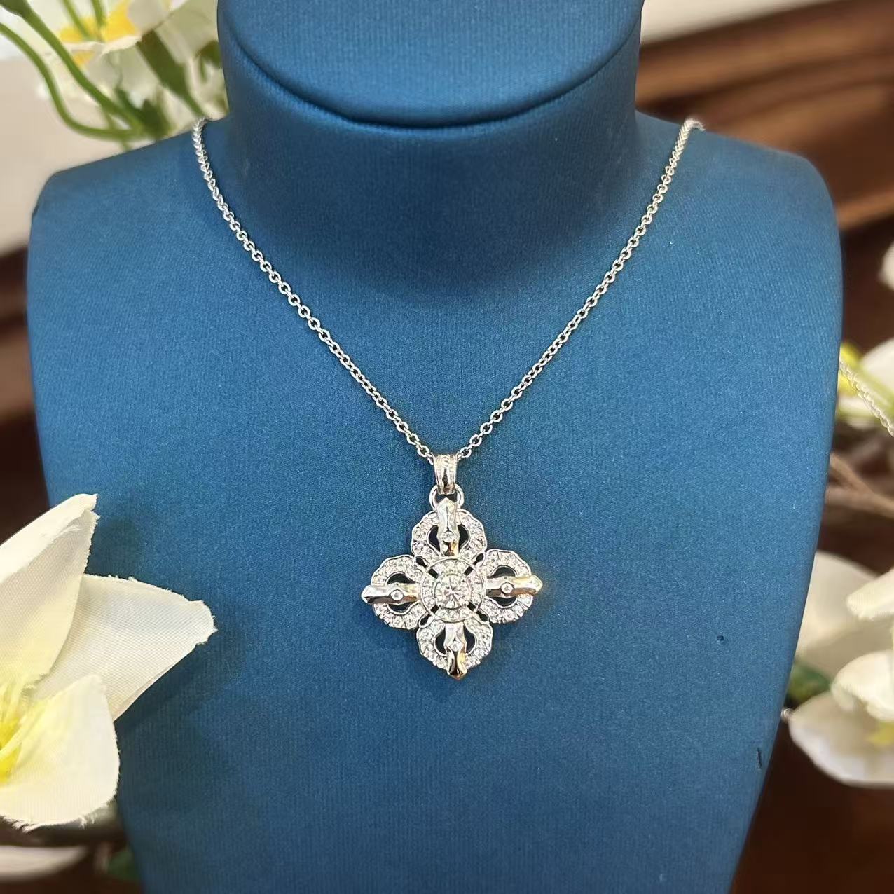 铂金PT950 镶嵌莫桑十字金刚杵套链 精致小众百搭款 长度46