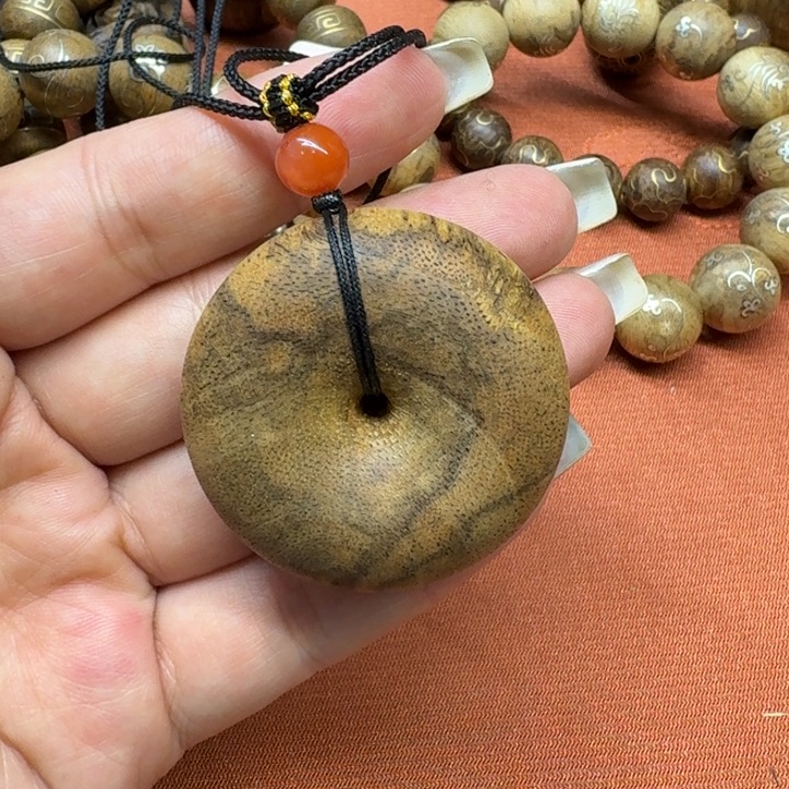 大叶紫檀（黑酸枝木类）