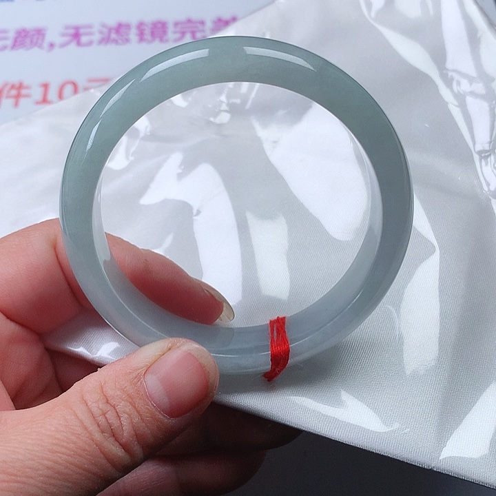翡翠手镯未镶嵌翡翠071
