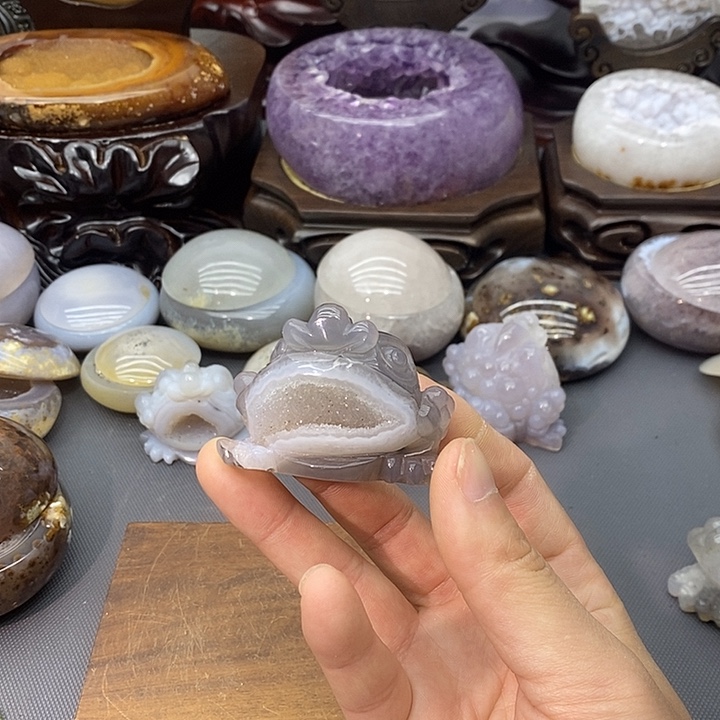 摆件紫晶未镶嵌金蟾