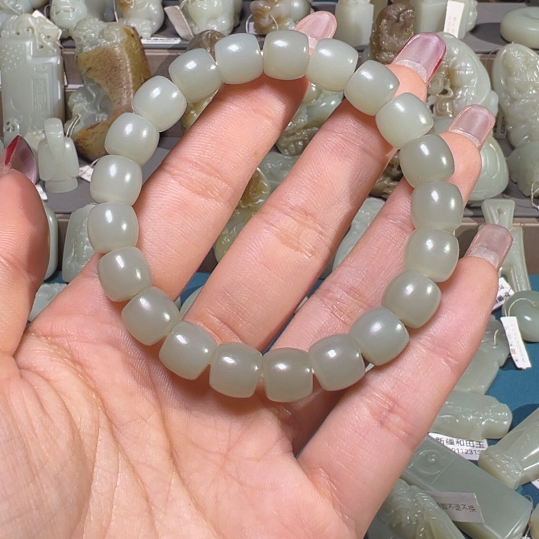 小***～和田玉（糖玉）未镶嵌颈饰