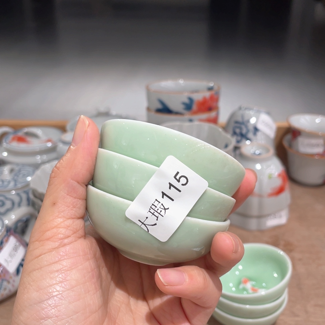 釉下手绘茶具微瑕