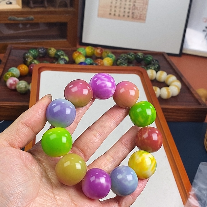 白玉菩提吊坠中瑕疵不退换