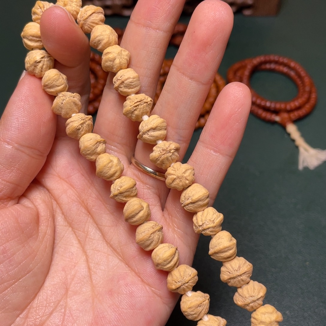 吊坠柏香籽/百香籽旺仔手持