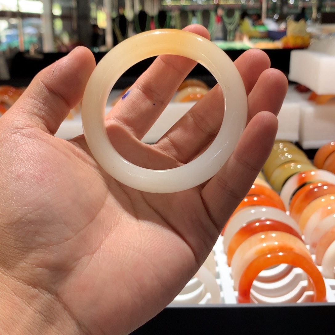 未镶嵌手镯石英质玉浅**妆