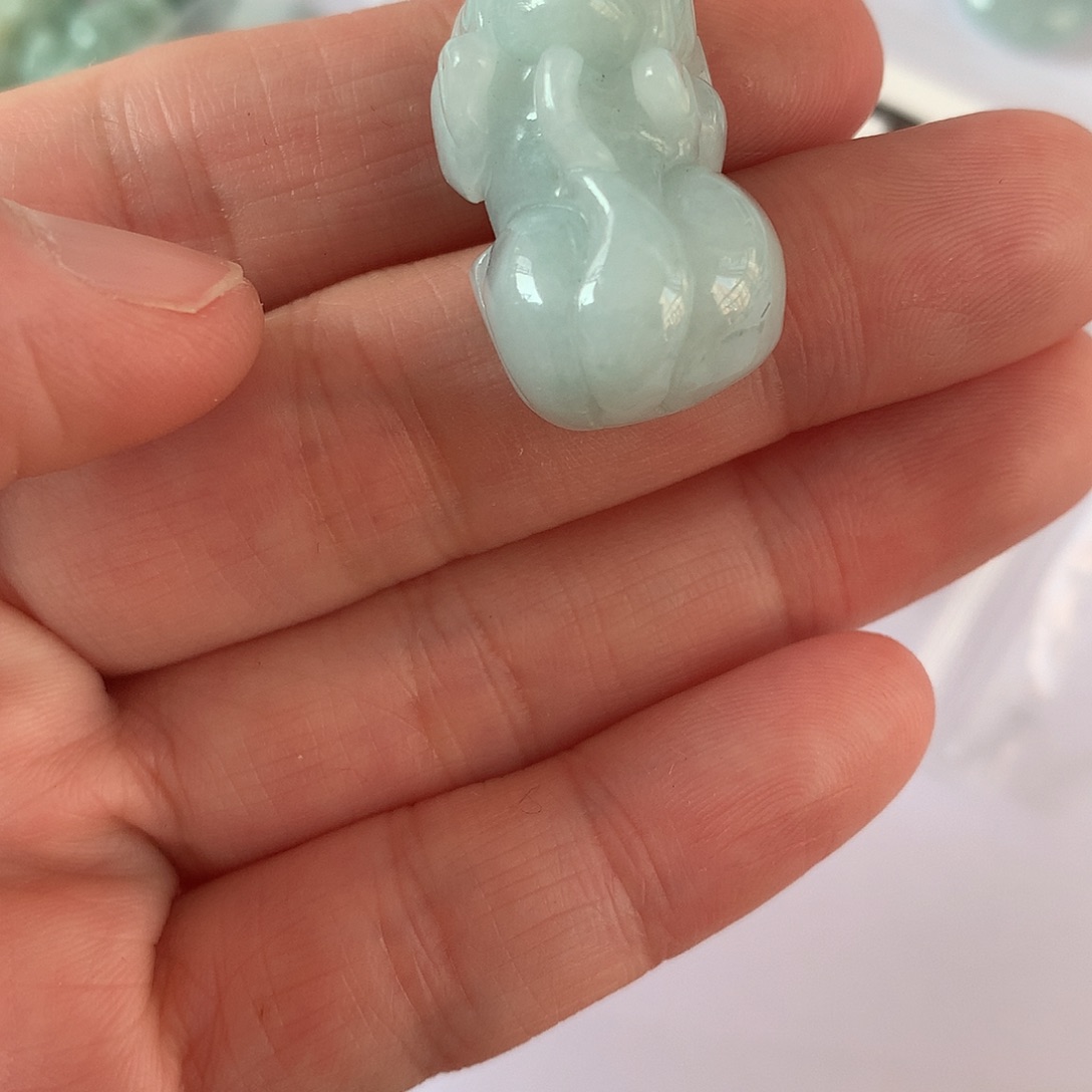 翡翠颈饰未镶嵌松*貔貅