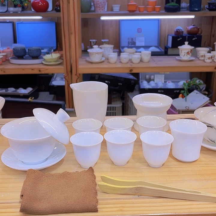 纯白冰种玉瓷套装