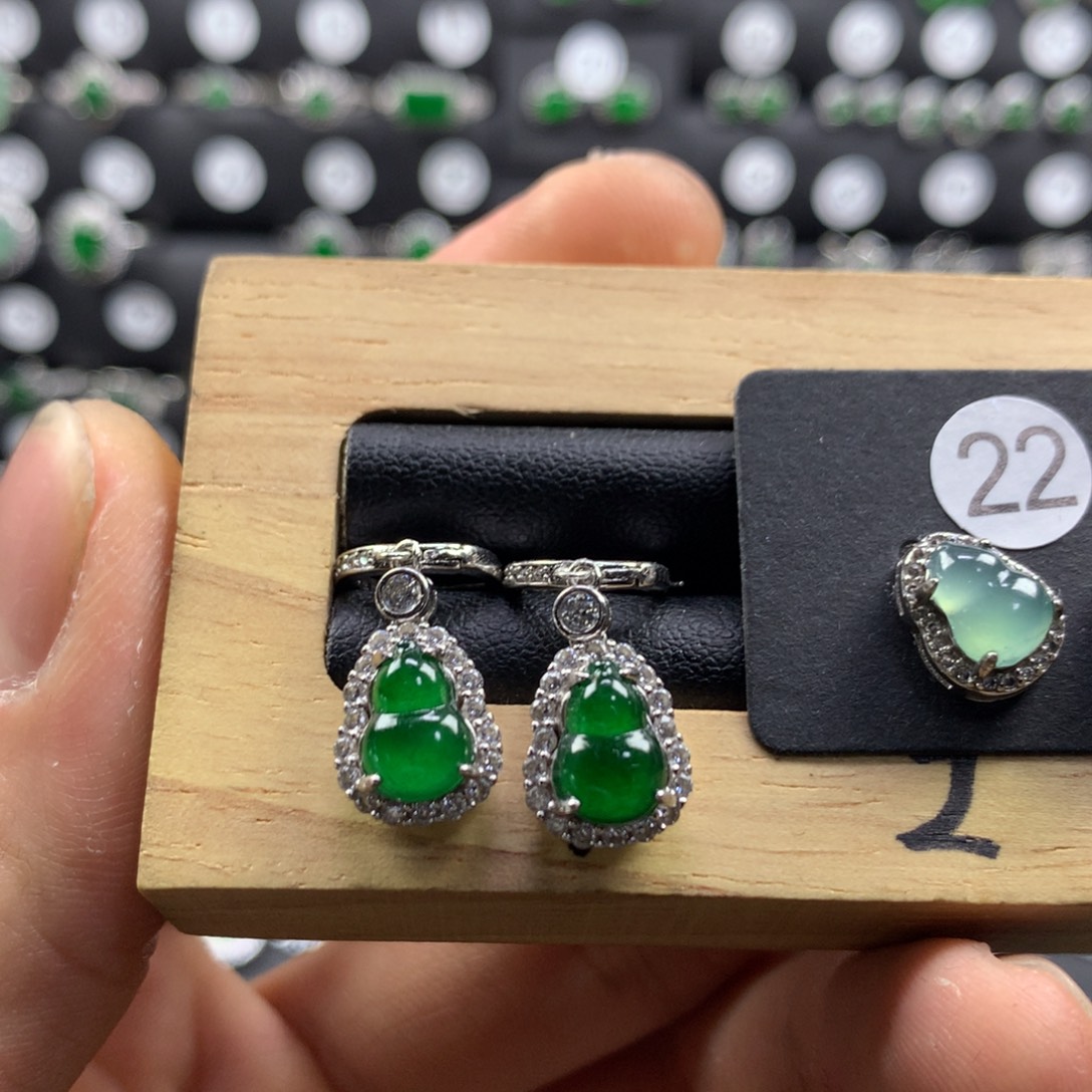三****翡翠银S925镶嵌耳饰
