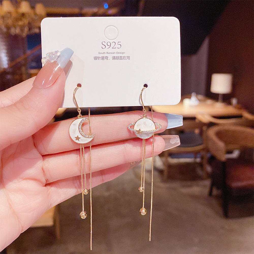 铜合金亚克力耳饰 韩版地球月亮耳线显脸瘦流苏耳环网红耳钉925银