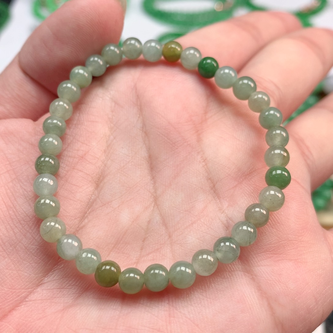 翡翠手链未镶嵌翡翠