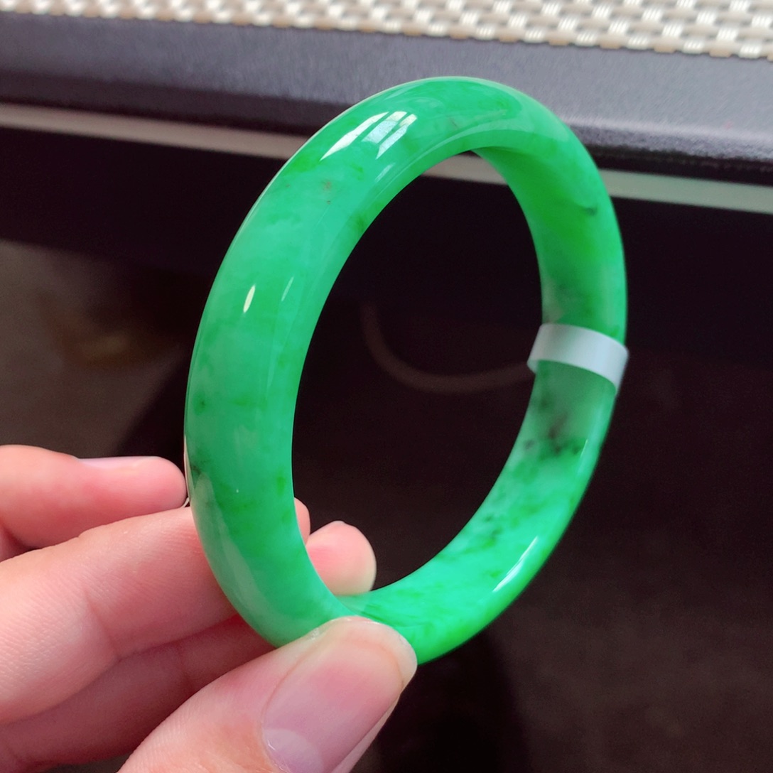 翡翠手镯未镶嵌缅甸翡翠