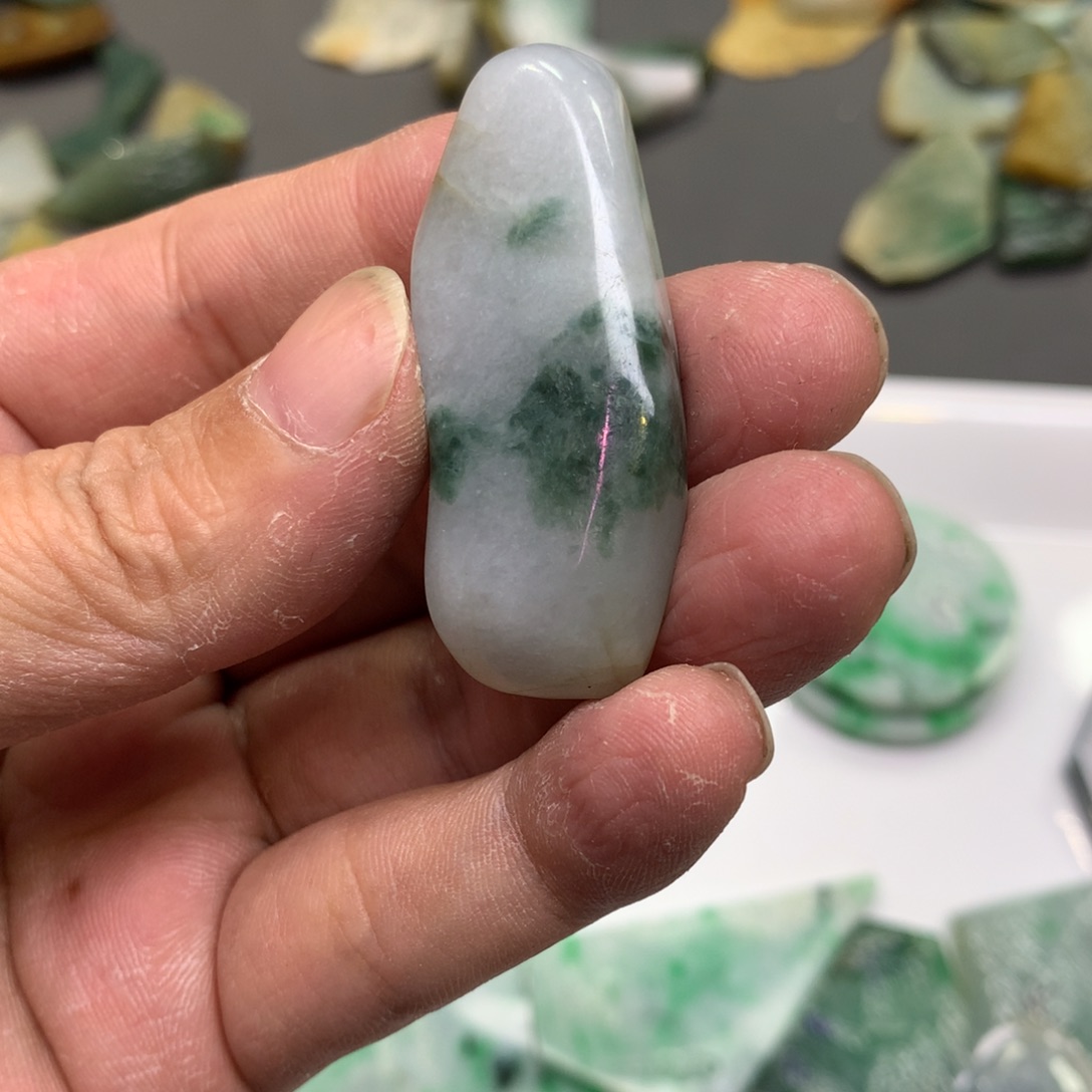 翡翠颈饰未镶嵌翡翠
