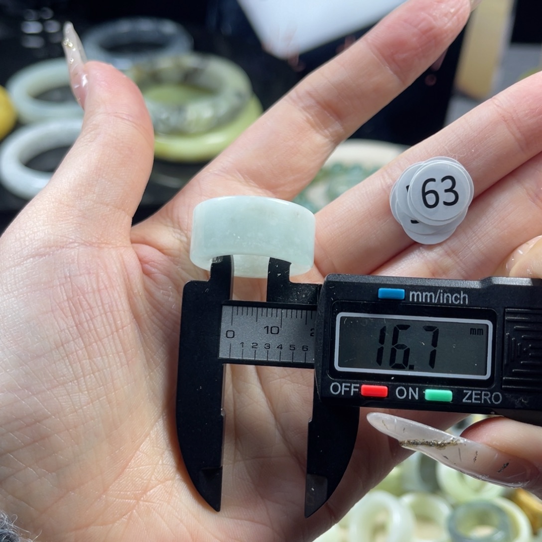 蛇纹石玉未镶嵌戒指