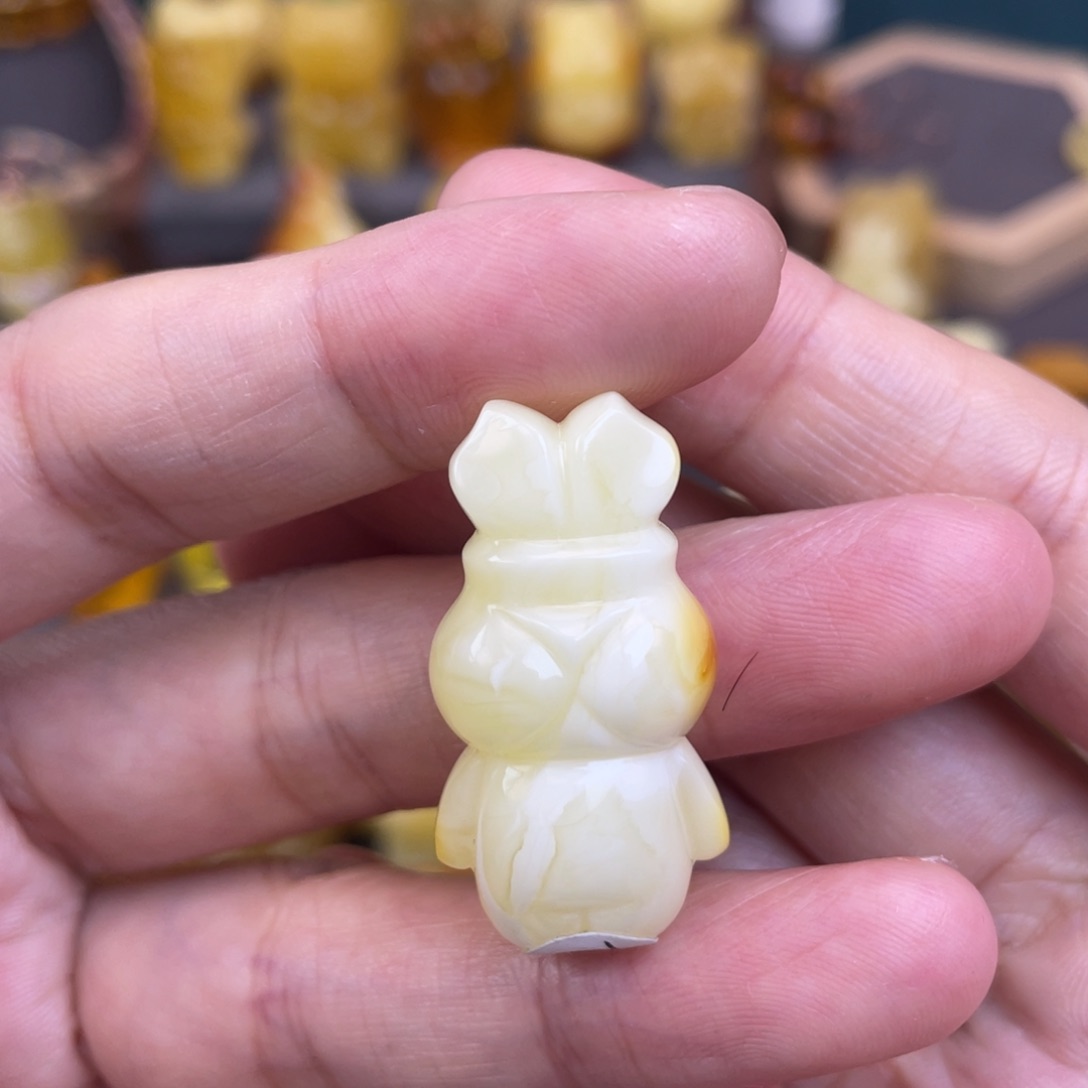 未镶嵌琥珀裸石蜜蜡