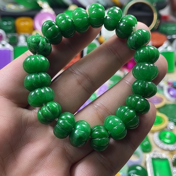 翡翠未镶嵌颈饰手串