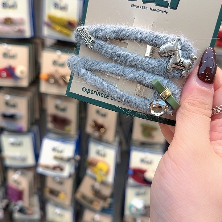 灰色毛线小马掰掰夹