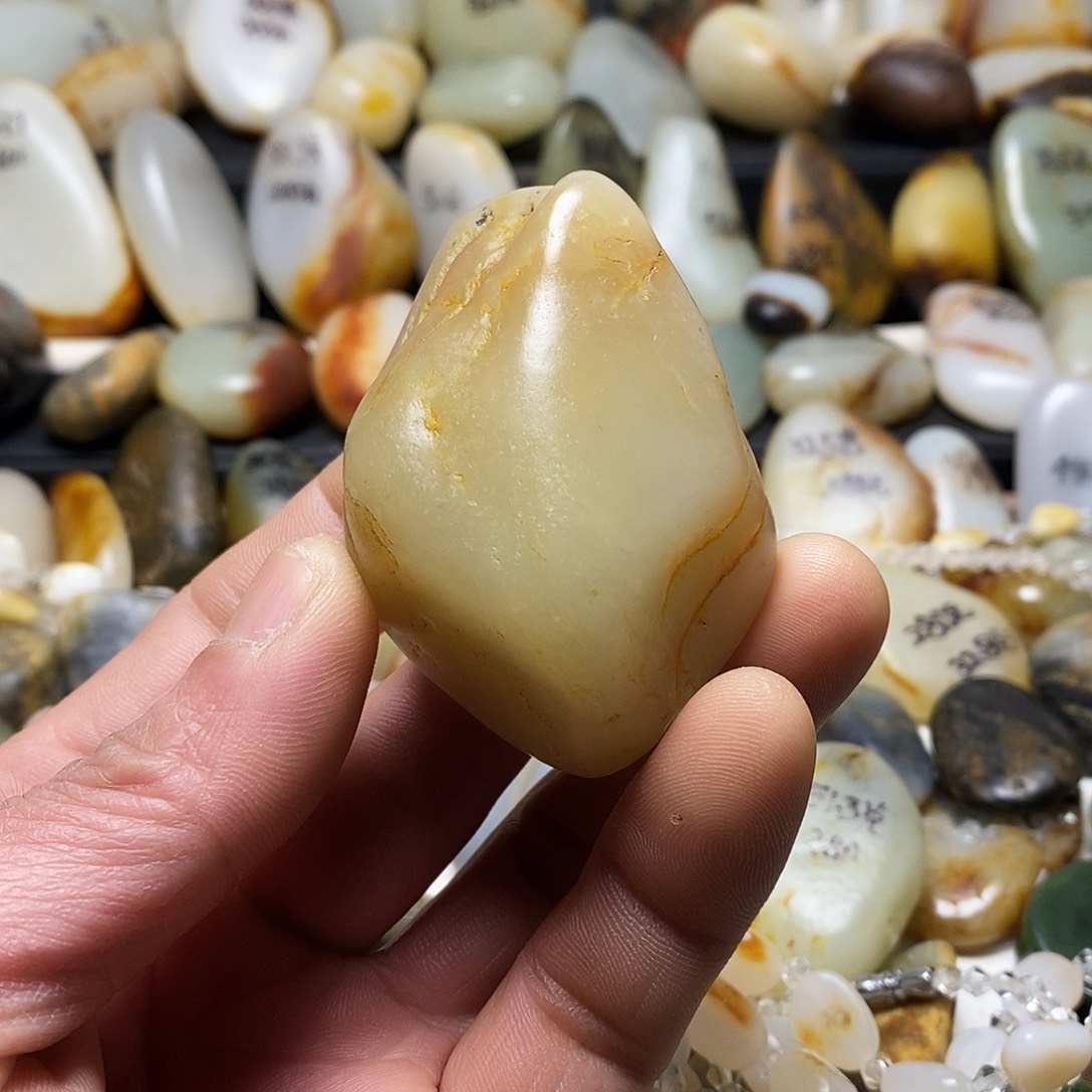 和田玉颈饰未镶嵌吊坠