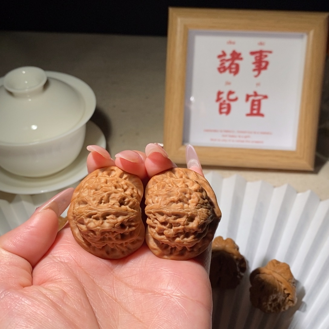 文玩核桃吊坠小****。宫灯39