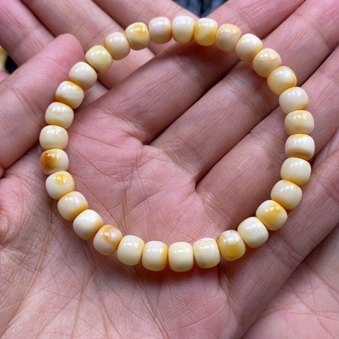 琥珀未镶嵌裸石蜜蜡