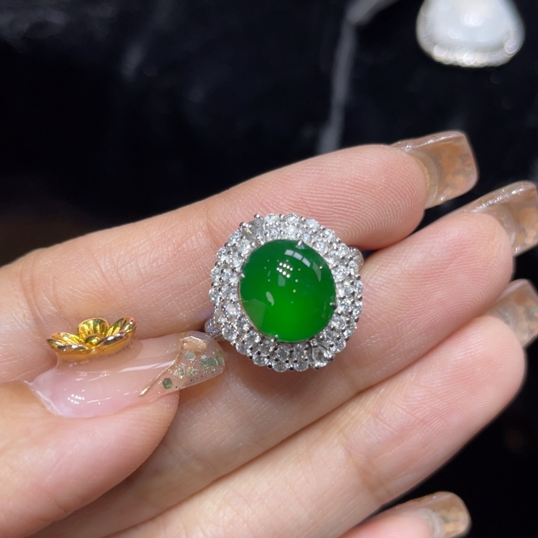 翡翠颈饰18K金镶嵌天然缅甸翡翠