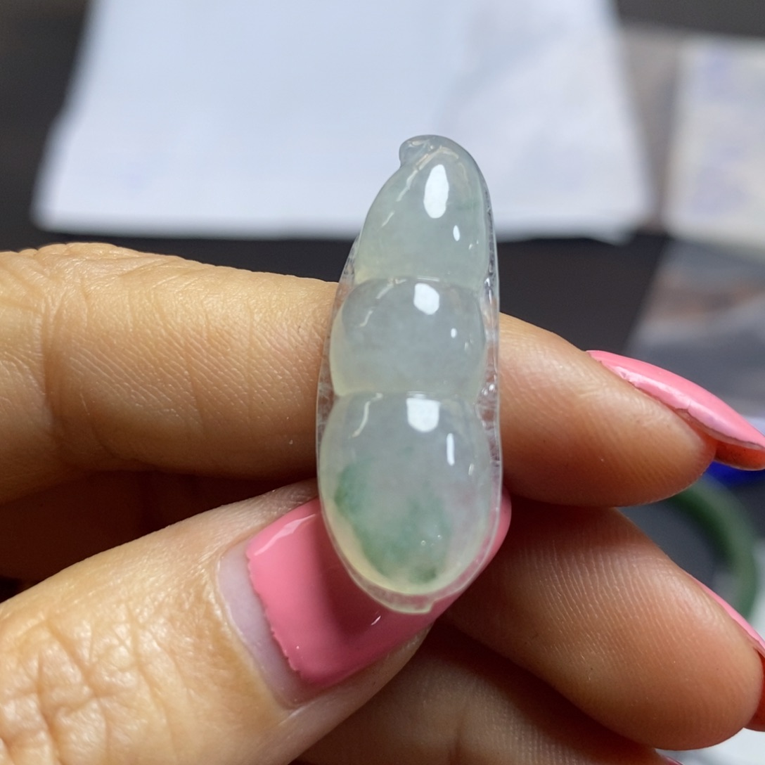 定制翡翠未镶嵌挂件