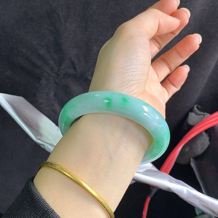 翡翠未镶嵌手镯56圈6262 宽胎蓝底阳绿