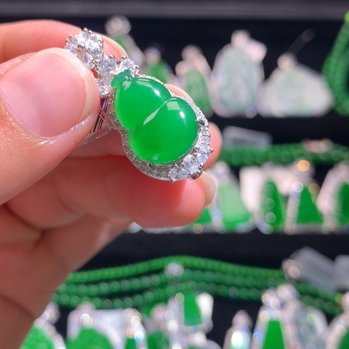 【闪购商品】颈饰银S925镶嵌翡翠天然翡翠