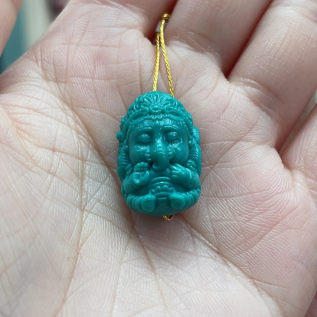 绿松石颈饰未镶嵌