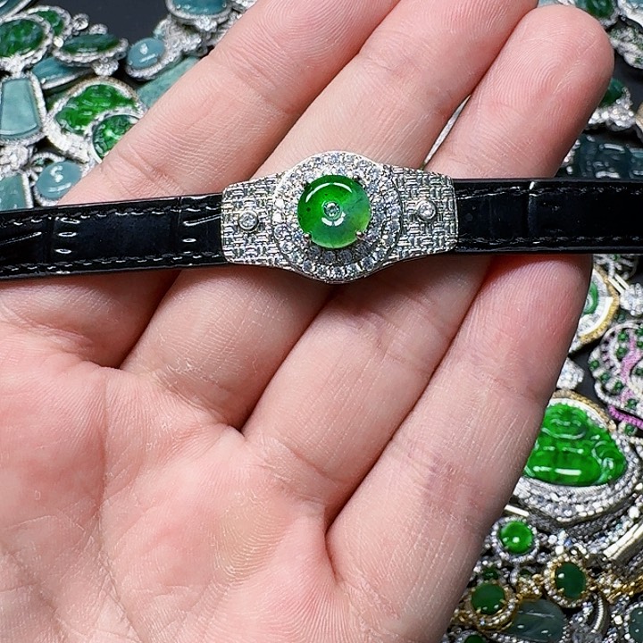 翡翠颈饰未镶嵌天然A货翡翠放漏