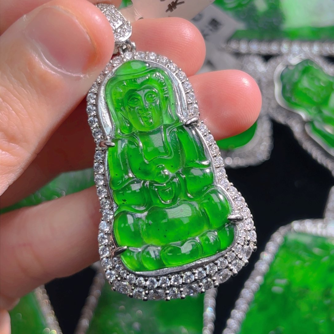 翡翠颈饰未镶嵌观音