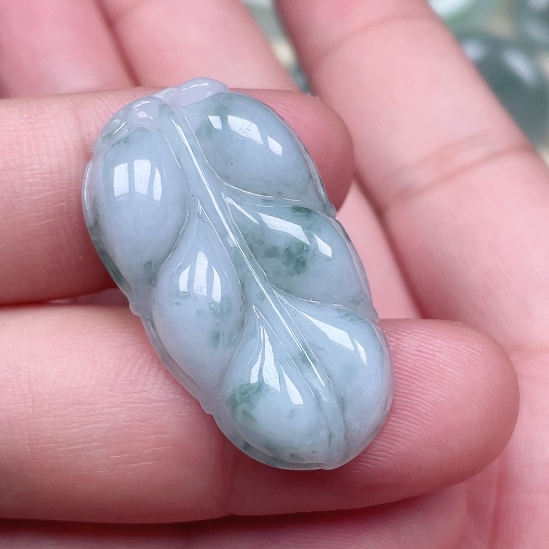 翡翠未镶嵌颈饰叶子