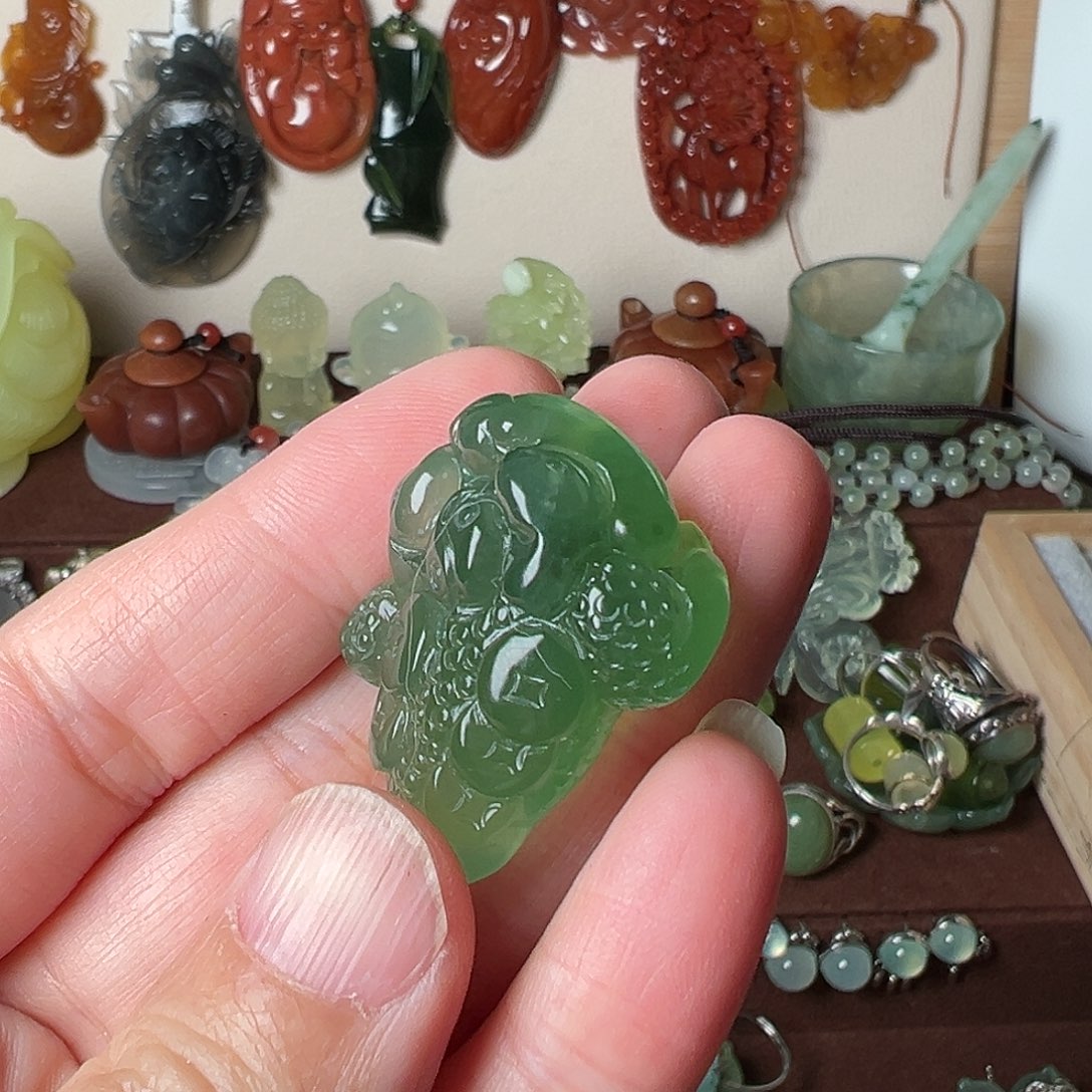 蛇纹石玉吊坠(赠链)未镶嵌