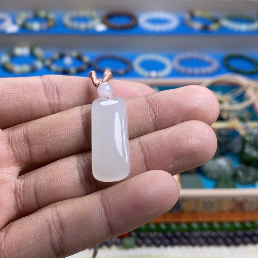 和田玉吊坠未镶嵌