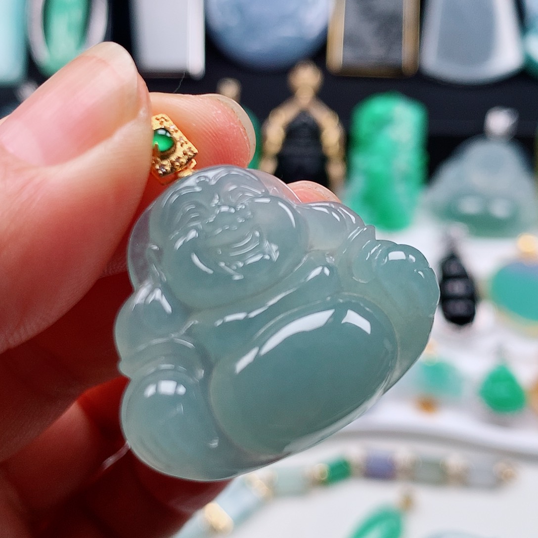 翡翠颈饰未镶嵌佛