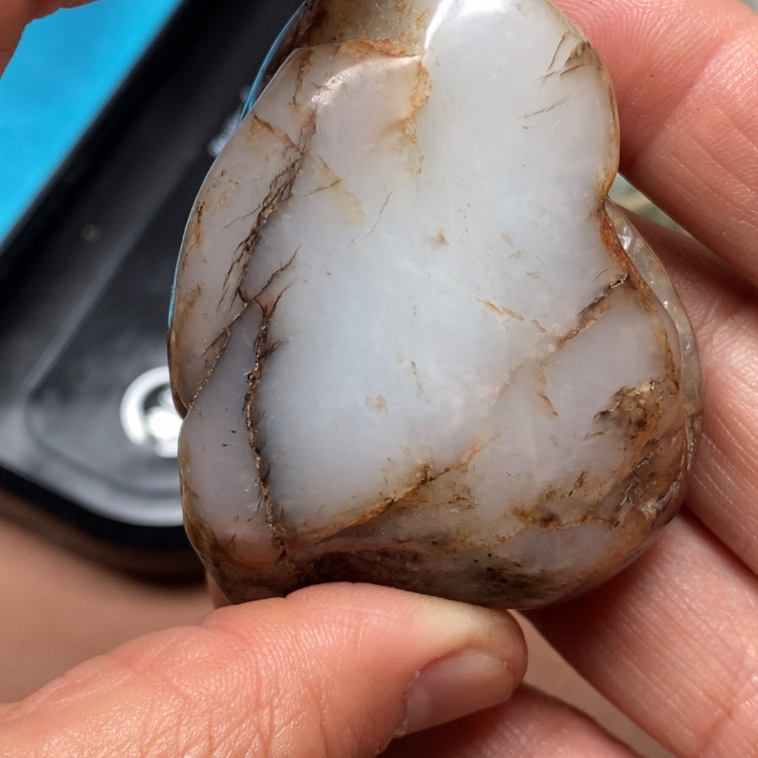 和田玉挂件足铂镶嵌