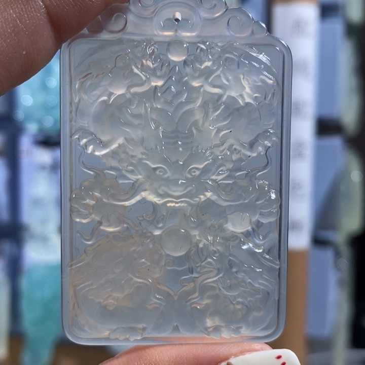 岫玉未镶嵌颈饰吊坠