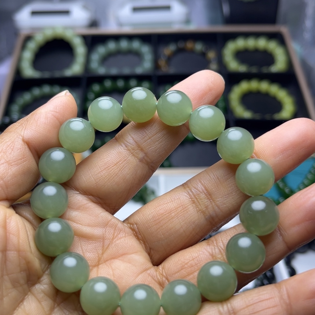 和田玉未镶嵌手串