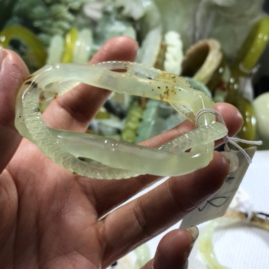 岫玉未镶嵌手镯手镯