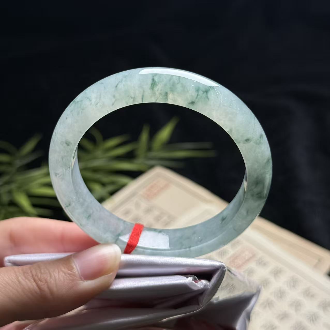 思懿珠宝   翡翠手镯54圈-56800-3