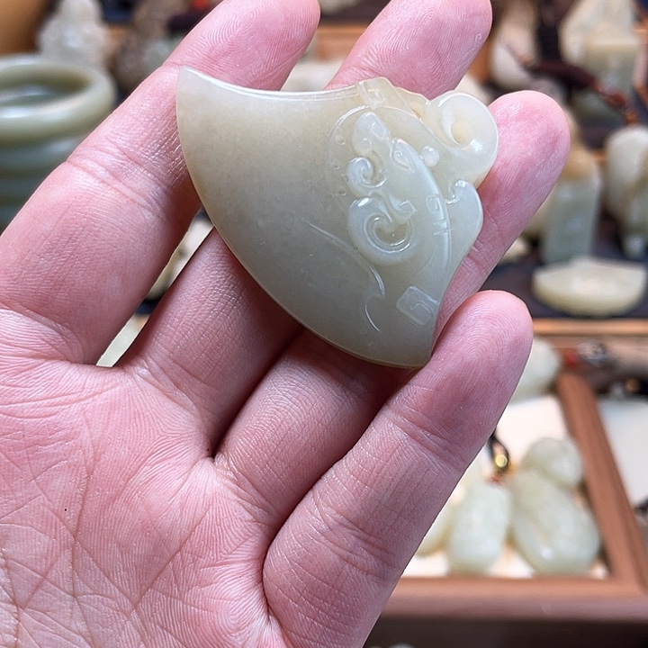 和田玉颈饰未镶嵌