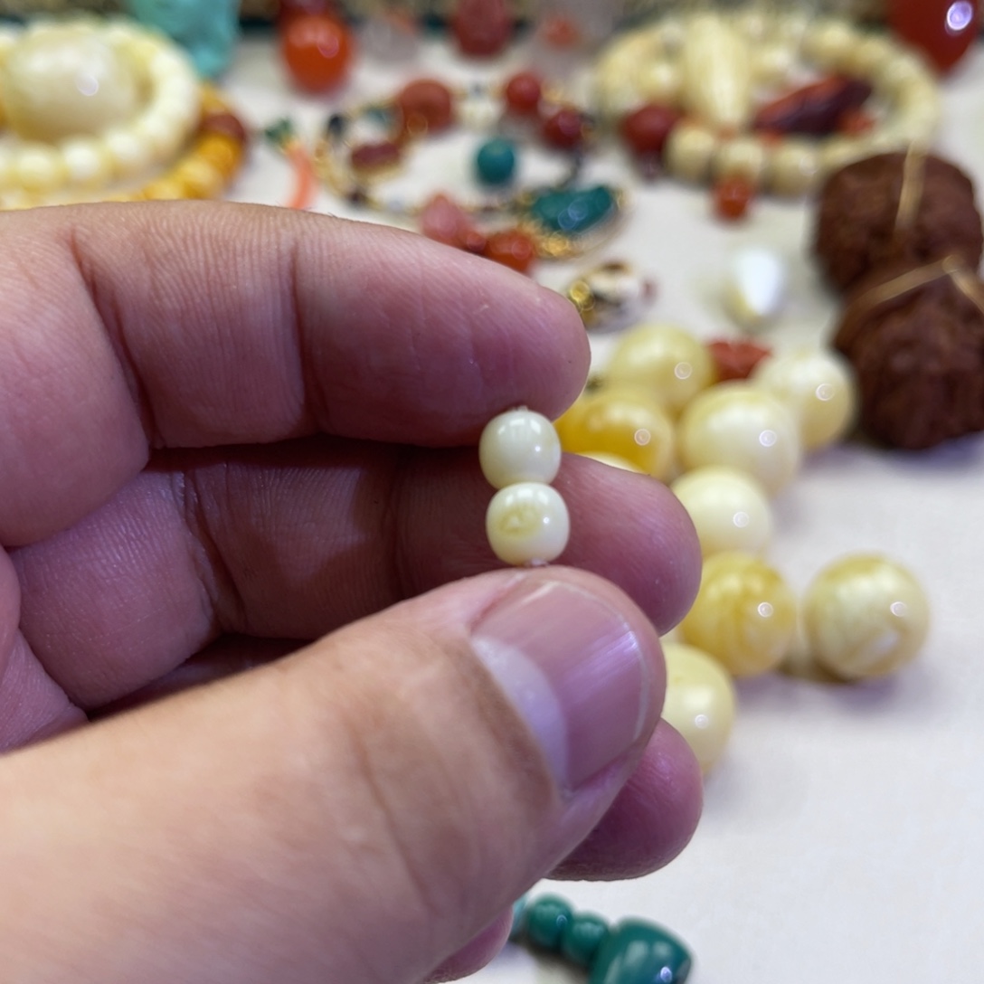 琥珀未镶嵌珠宝奇石24