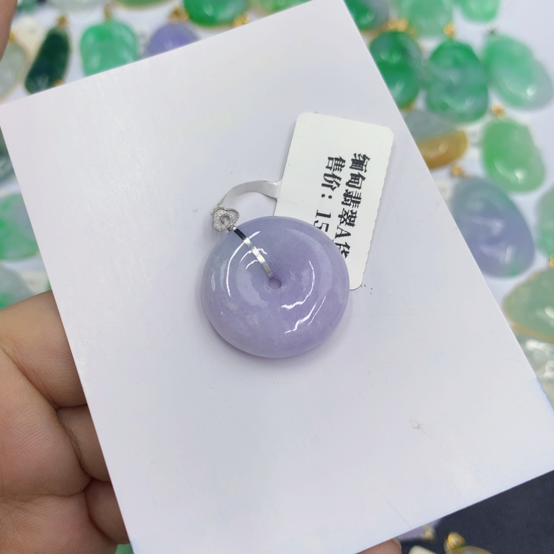 翡翠18K金镶嵌颈饰翡翠