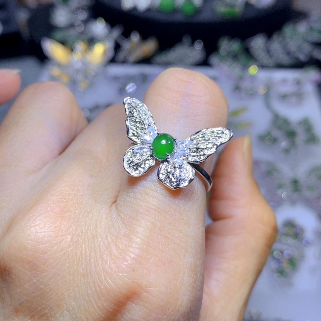 翡翠颈饰银S925镶嵌天然翡翠