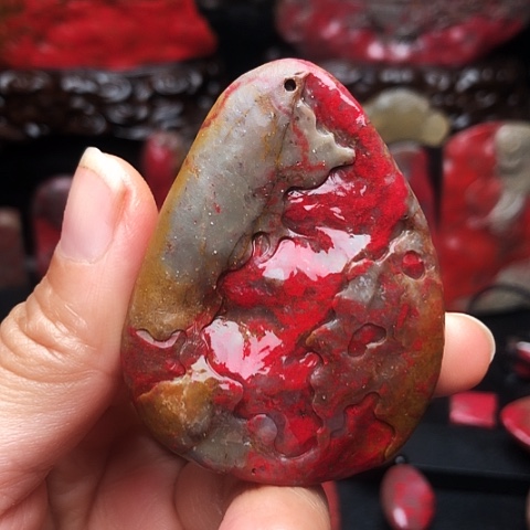 昌化鸡血石昌化鸡血石原石挂件