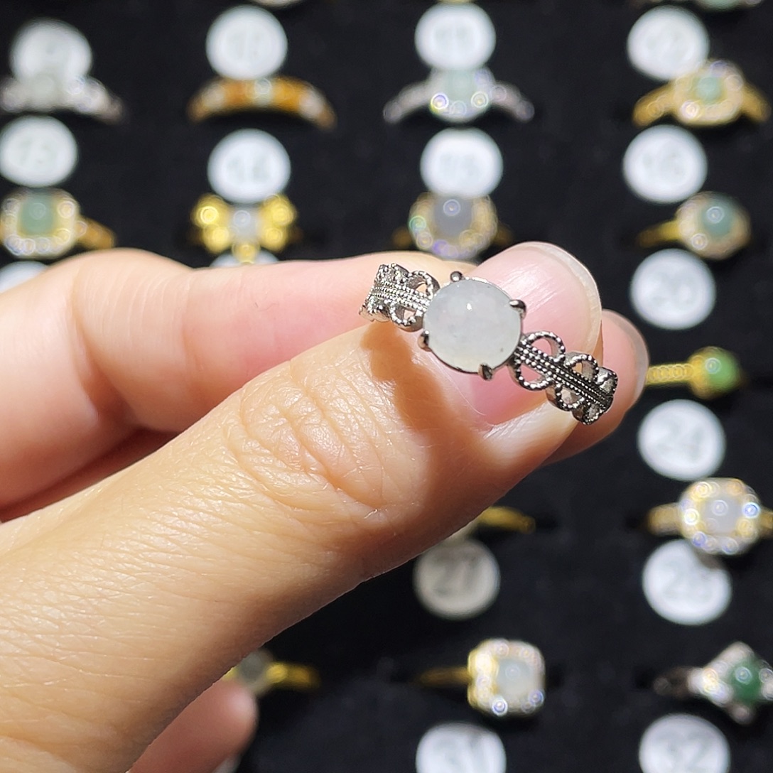 翡翠未镶嵌戒指戒指